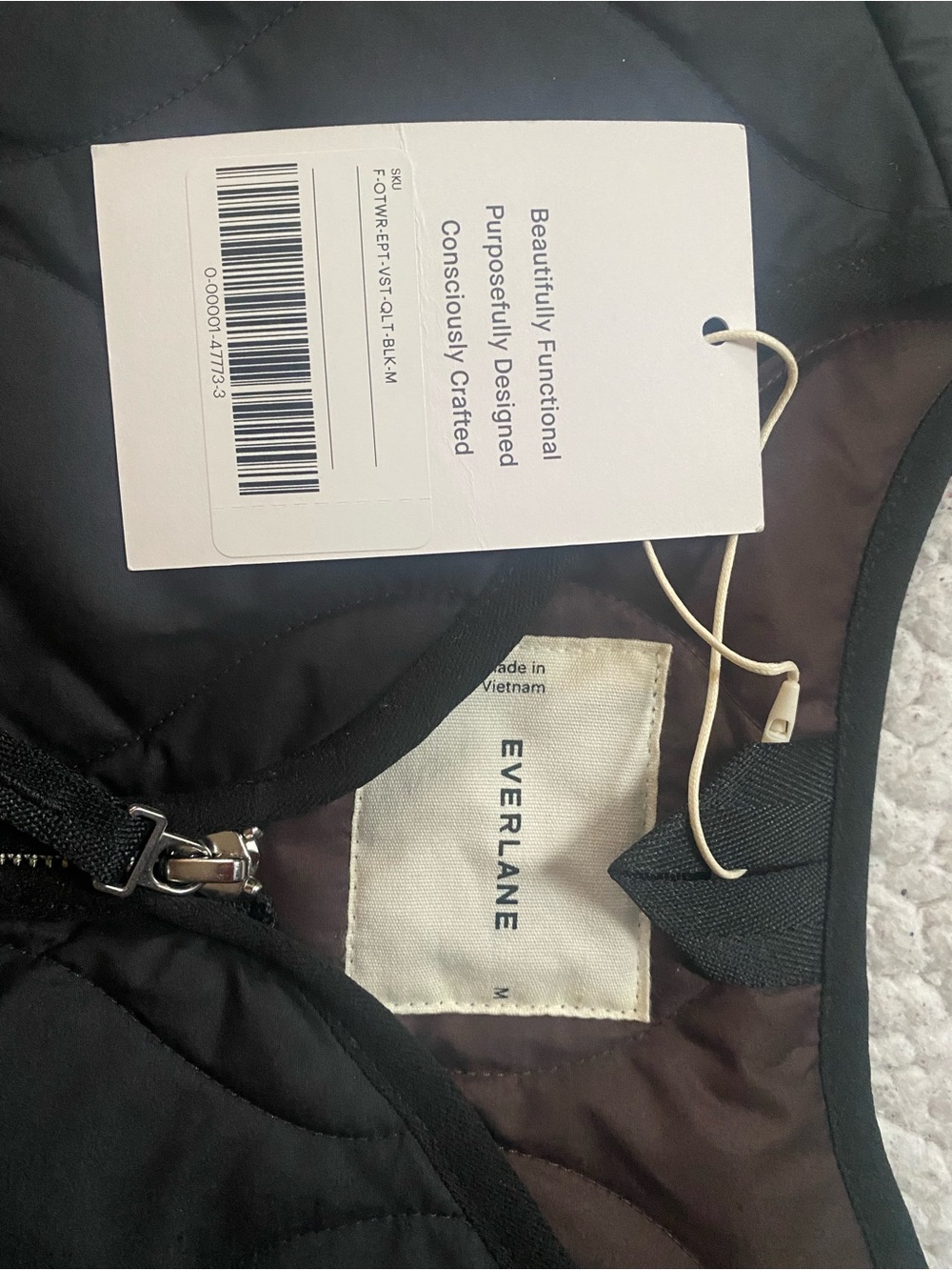 Everlane Black Quilted Vest with Silver Zipper - Picture 3 of 6